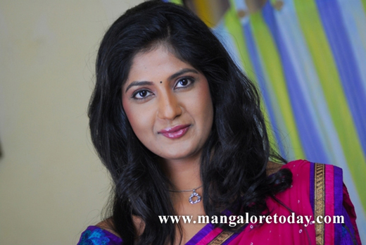 Yajna Shetty actress